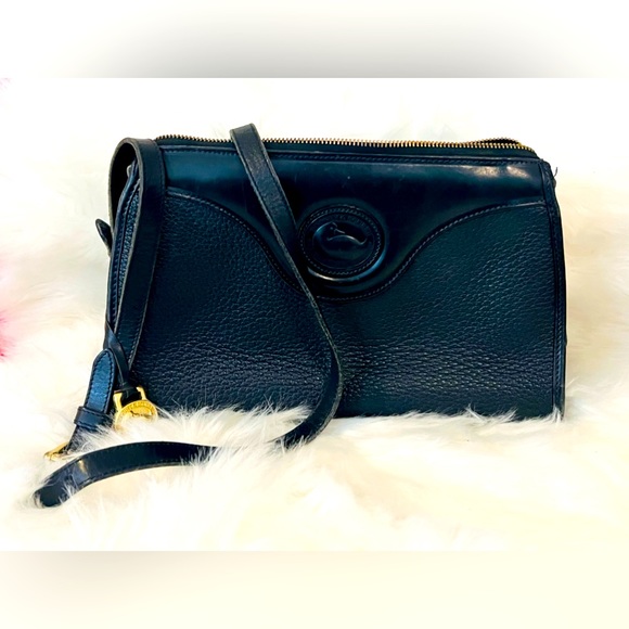 Dooney & Bourke Bags Dooney Bourke Black Leather Crossbody A6 74789 Poshmark